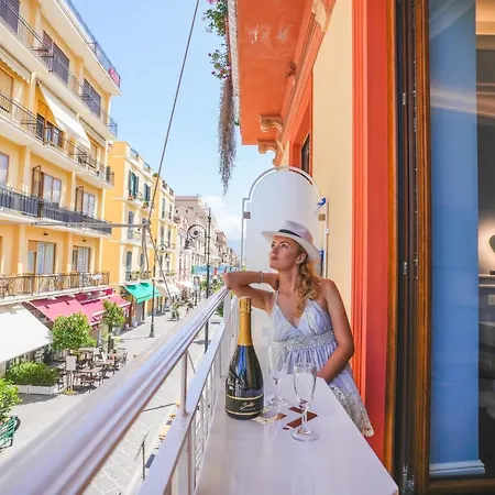 Cafe Latino بيت ضيافة