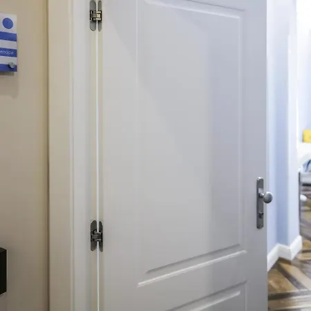 Cafe Latino بيت ضيافة 4*