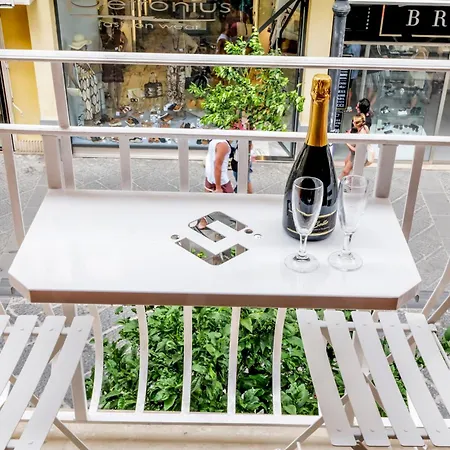 بيت ضيافة Cafe Latino 4*