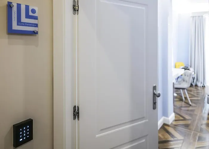 Cafe Latino בית הארחה 4*